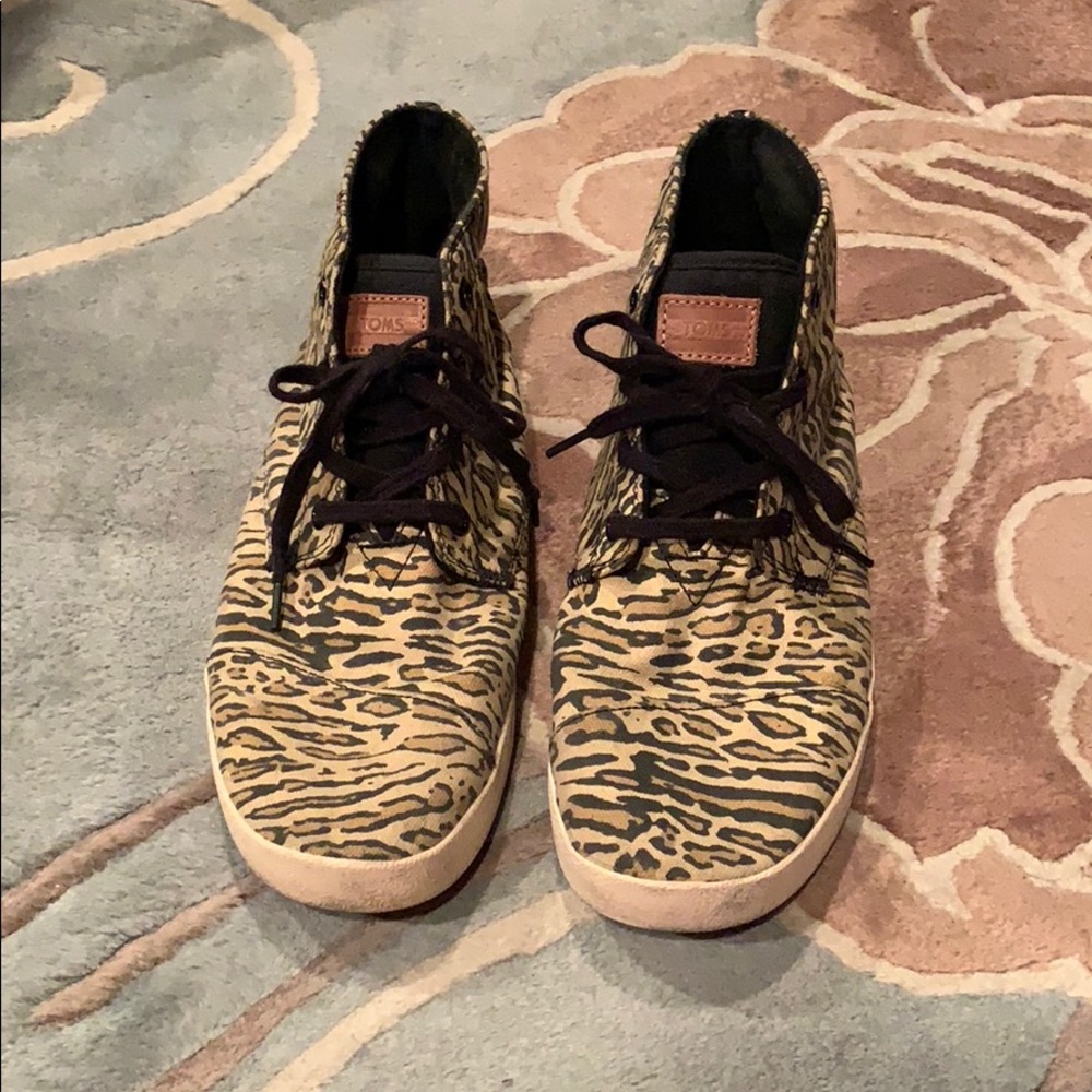 High top Cheetah Tom’s! ❤️